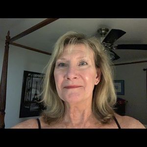 Meet your Posher, Deborah